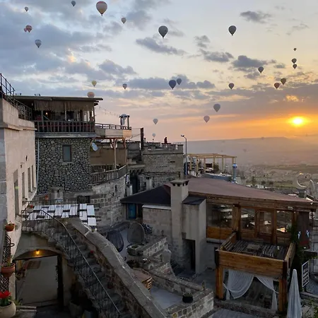 Carmin Cave Hotell *