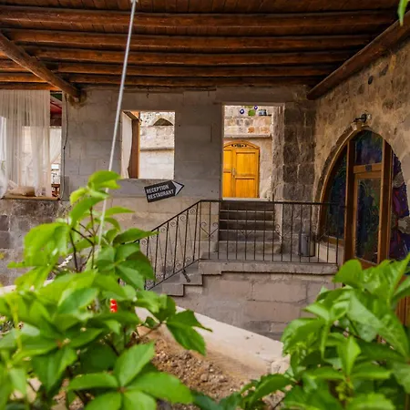 Hotel Carmin Cave