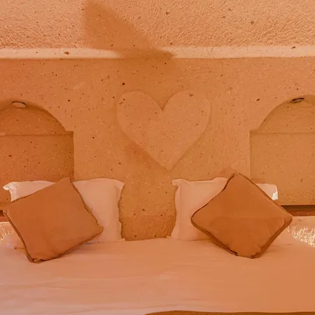 Carmin Cave Hotell *