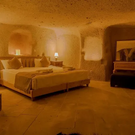 Carmin Cave