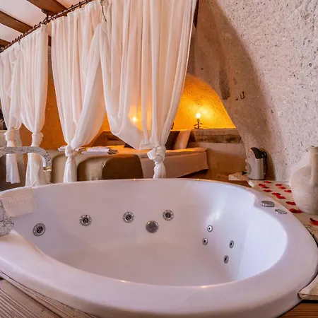 Hotel Carmin Cave