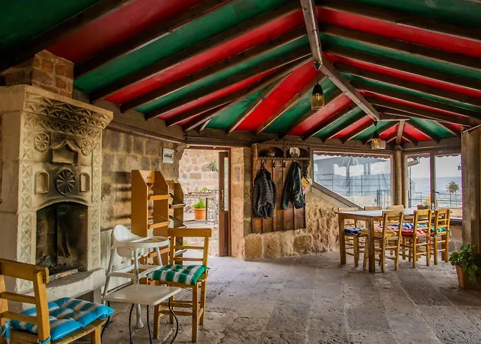 Carmin Cave Szálloda *